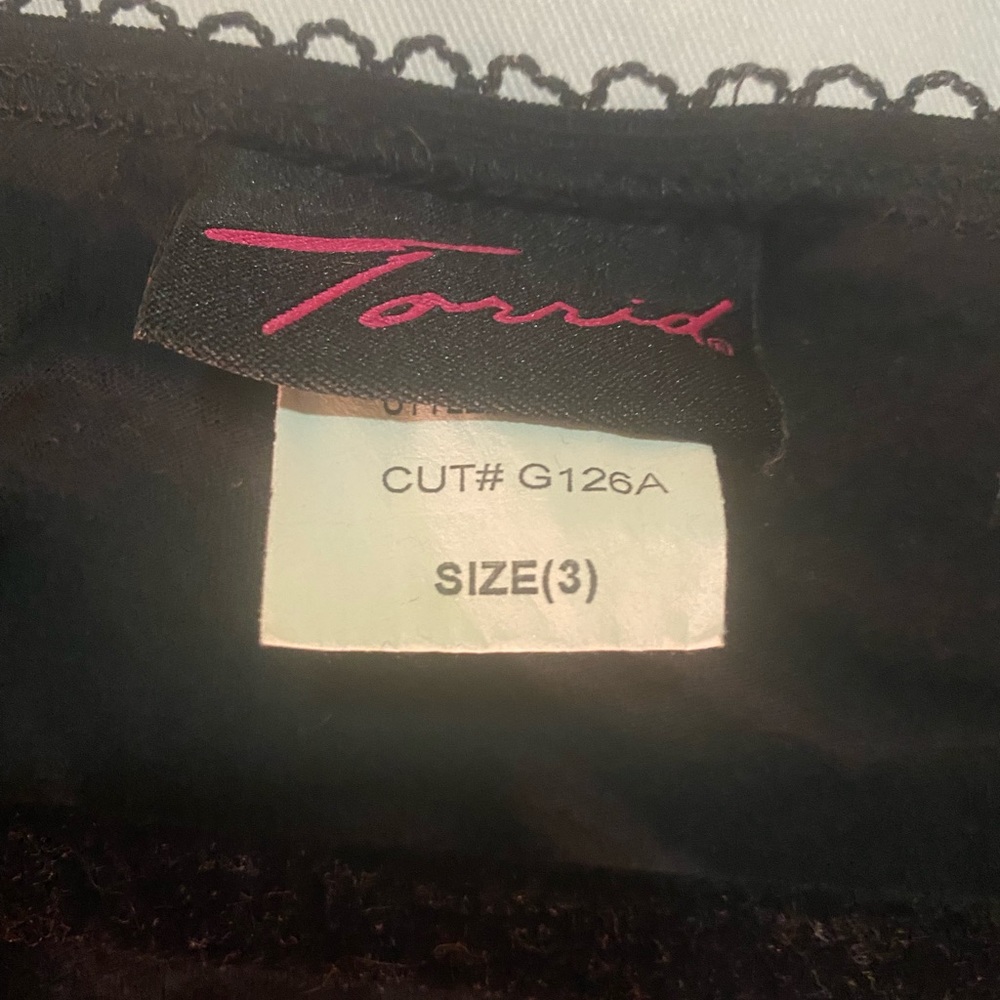 Torrid Pink on Black Floral Print 3/4 Sleeve Top, size 3X - Picture 3 of 4